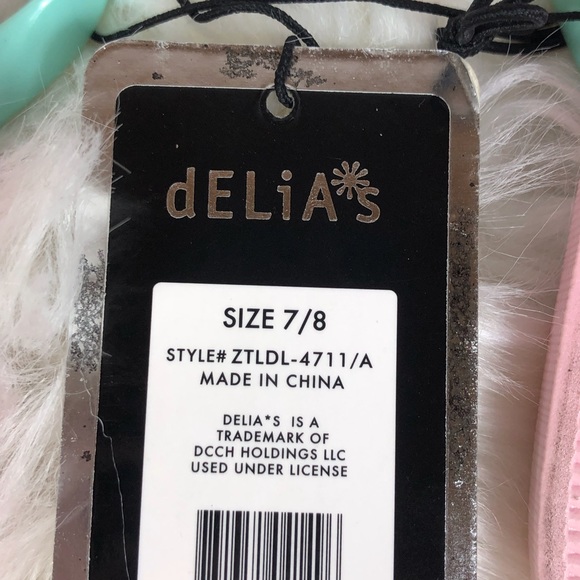 Delia*s Flip Flops - Picture 5 of 6